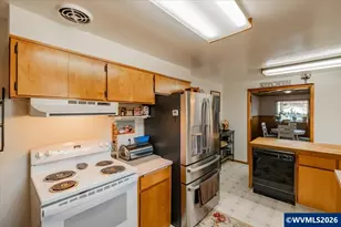 30563 Fairview Rd, Lebanon, OR 97355 - Photo 13