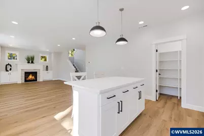 1915 Royal Crown Av NW, Salem, OR 97304 - Photo 9