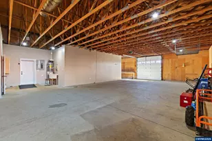 33960 Viewcrest Dr NE, Albany, OR 97322 - Photo 29