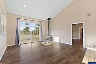 33960 Viewcrest Dr NE, Albany, OR 97322 - Photo 7