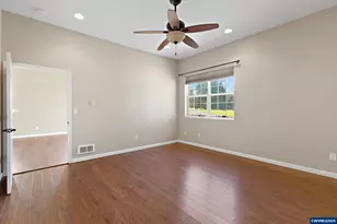 33960 Viewcrest Dr NE, Albany, OR 97322 - Photo 15