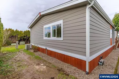 5422 Portland Rd NE #111, Salem, OR 97305 - Photo 7