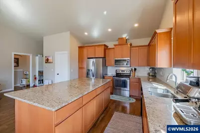 895 Chestnut St, Independence, OR 97351 - Photo 13