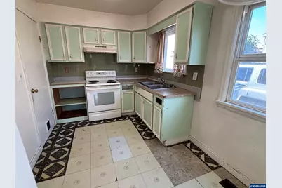 1335 Lee St SE, Salem, OR 97302 - Photo 7