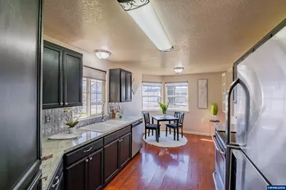 1023 S 10th St, Lebanon, OR 97355 - Photo 9