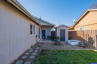 1023 S 10th St, Lebanon, OR 97355 - Photo 29