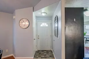 1023 S 10th St, Lebanon, OR 97355 - Photo 3