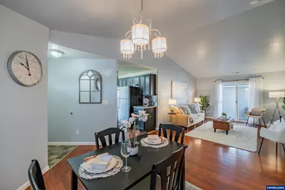 1023 S 10th St, Lebanon, OR 97355 - Photo 5