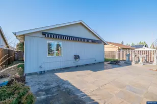 1023 S 10th St, Lebanon, OR 97355 - Photo 25