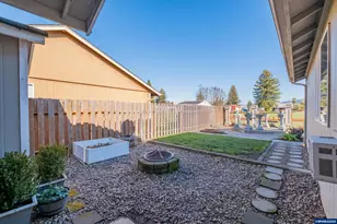 1023 S 10th St, Lebanon, OR 97355 - Photo 27