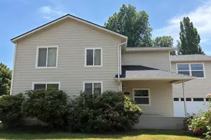 451 Oak Terrace St, Sweet Home, OR 97386 - Photo 1