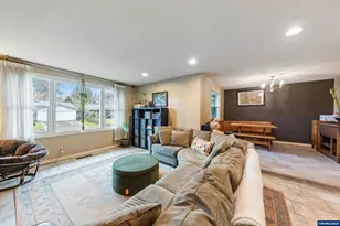 3982 Ash Ave SE, Salem, OR 97302 - Photo 9