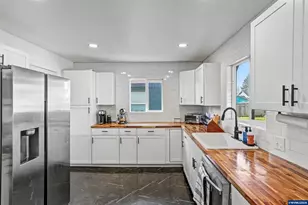 335 Berry St, Lebanon, OR 97355 - Photo 23