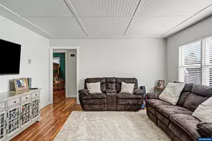 335 Berry St, Lebanon, OR 97355 - Photo 7