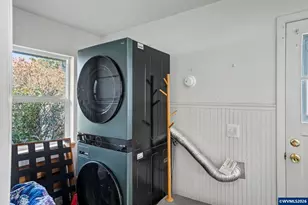 283 Delmar Dr N, Salem, OR 97303 - Photo 17