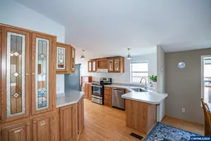 1856 Becca Ct SE, Albany, OR 97322 - Photo 7