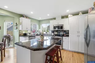 2033 W Park Ct NW, Salem, OR 97304 - Photo 21