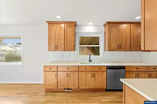 1093 Icel Ct NE, Salem, OR 97301 - Photo 11