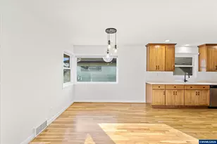 1093 Icel Ct NE, Salem, OR 97301 - Photo 11