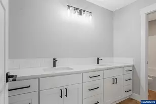 195 Iowa St, Silverton, OR 97381 - Photo 29