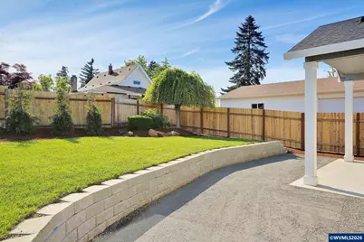 195 Iowa St, Silverton, OR 97381 - Photo 23