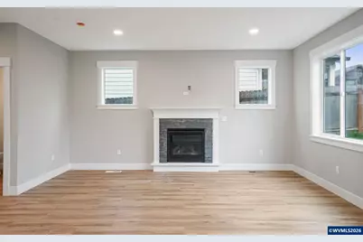 195 Iowa St, Silverton, OR 97381 - Photo 15