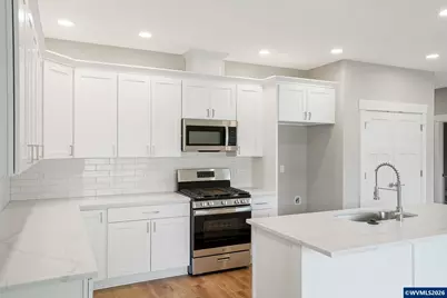 1503 N 2nd St, Silverton, OR 97381 - Photo 9