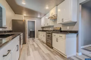 4377 Munkers St SE, Salem, OR 97317 - Photo 11