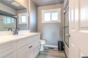 4377 Munkers St SE, Salem, OR 97317 - Photo 17