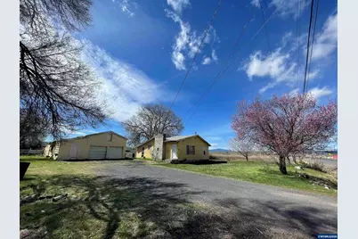 2202 Joe Wright Rd, Klamath Falls, OR 97603 - Photo 1