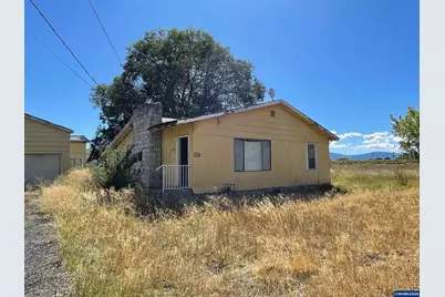 2202 Joe Wright Rd, Klamath Falls, OR 97603 - Photo 3