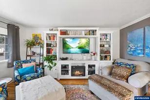 300 W Clackamas Cir, Woodburn, OR 97071 - Photo 7