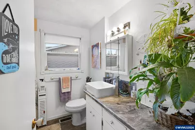 300 W Clackamas Cir, Woodburn, OR 97071 - Photo 21