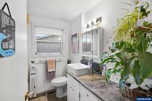 300 W Clackamas Cir, Woodburn, OR 97071 - Photo 21