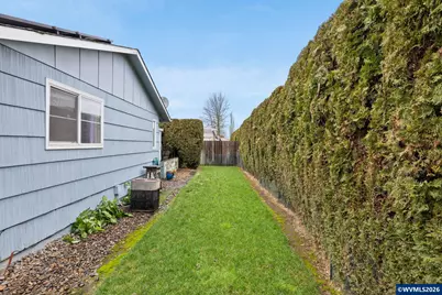 300 W Clackamas Cir, Woodburn, OR 97071 - Photo 33