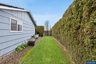 300 W Clackamas Cir, Woodburn, OR 97071 - Photo 33