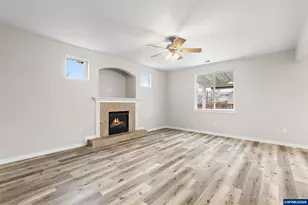 212 Breezy Wy NE, Albany, OR 97322 - Photo 5