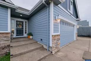 338 NW Foxglove St, Dallas, OR 97338 - Photo 3