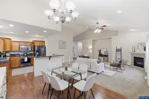 338 NW Foxglove St, Dallas, OR 97338 - Photo 17