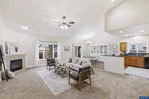 338 NW Foxglove St, Dallas, OR 97338 - Photo 5