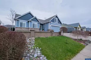 338 NW Foxglove St, Dallas, OR 97338 - Photo 3