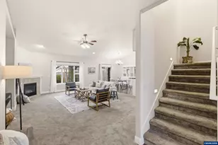 338 NW Foxglove St, Dallas, OR 97338 - Photo 35