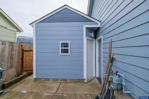 338 NW Foxglove St, Dallas, OR 97338 - Photo 47