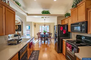 256 W Jadon Dr, Lebanon, OR 97355 - Photo 3