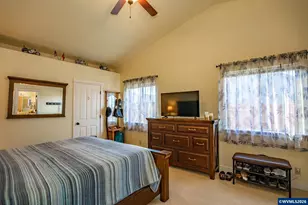 256 W Jadon Dr, Lebanon, OR 97355 - Photo 17