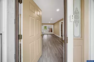 1075 Shipping St NE, Salem, OR 97301 - Photo 5