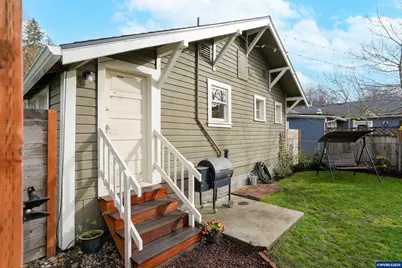 424 S 3rd St, Silverton, OR 97381 - Photo 27