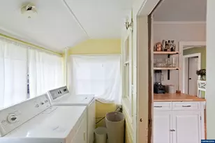 424 S 3rd St, Silverton, OR 97381 - Photo 17