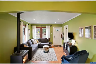 424 S 3rd St, Silverton, OR 97381 - Photo 7