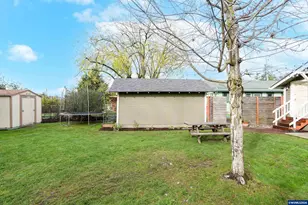 424 S 3rd St, Silverton, OR 97381 - Photo 31